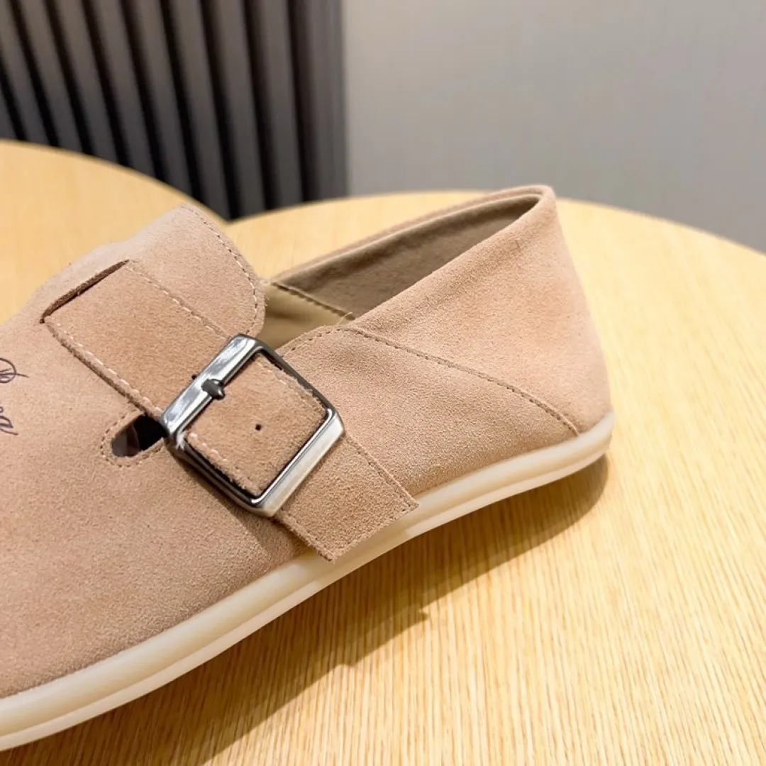 Factory price 420💰[loro piana] 2025 new moccasins, popular casual sneakers for street men. The shoes are made of first-layer suede leather uppers with rubber soles. They are classic. The complex craftsmanship and meticulous structure make the shoes light and soft, allowing you to walk comfortably and freely. Perfect for summer wear. Yardage: 38-45.